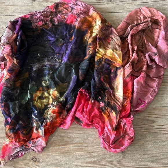 Art to Wear Cashmere Scarf Made in Italy - Picture 3 of 6